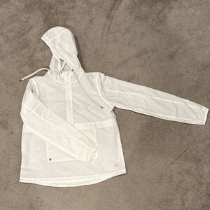 Vuori White Lightweight Hooded 1/2 zip